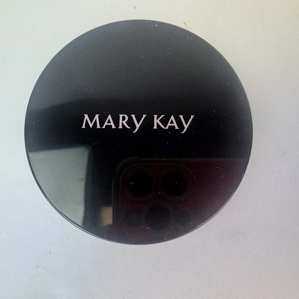 Mary Kay Silky Setting Powder Light To Medium Ivory New In Box 175891